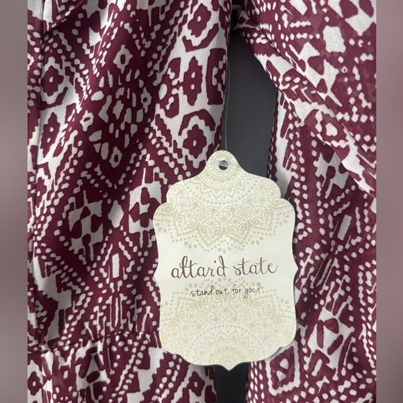 NWT Altar’d State maxi dress. Size small maroon/white. Sheer with liner. - Picture 2 of 9
